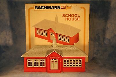 Vintage HO Scale Bachmann School House Plasticville USA model kit unassembled