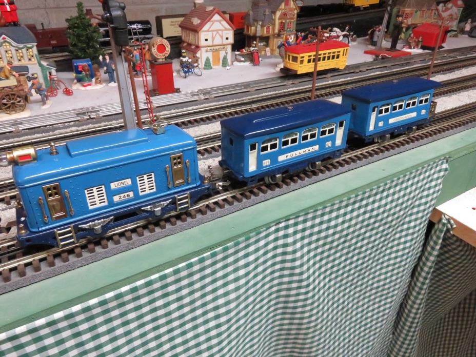 RESTORED LIONEL 248 PASSENGER SET 1930 ENGINE AND TWO CARS
