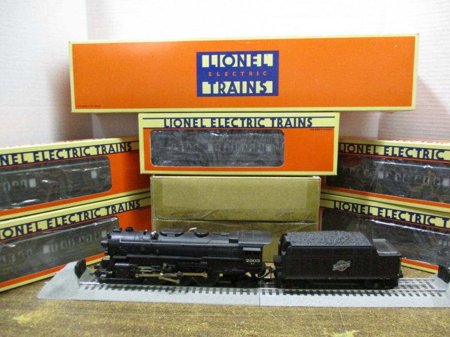 Lionel Chicago & North Western 4-6-2 Steam Engine #18630, Tender and 5 cars 1993
