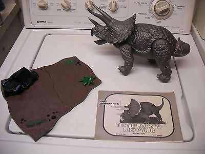 Aurora model prehistoric scenes 1972 three horned dinosaur