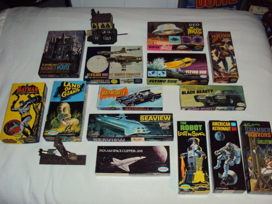 VINTAGE LOT OF 14 1960's AURORA MODEL KITS, NICE COLLECTION, B-9 ROBOT, MORE