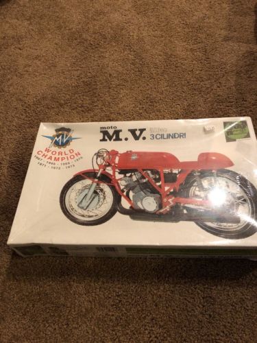 Moto M.V. 500cc 3 CLINDRI Scale 1:9 Protar micro modelli Provini Mod 11119 World