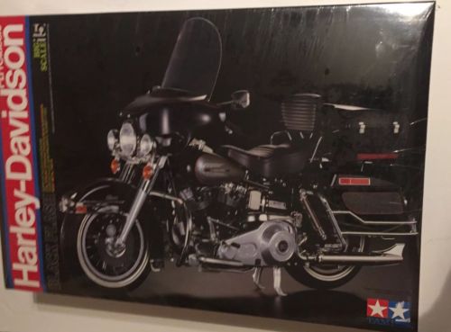 Sealed Tamiya Harley Davidson FLH Classic Black Flash 1/6 Motorcycle 16007 New