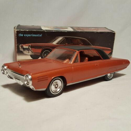 1963 Chrysler Promotional Model Elwood Engel Designed Turbine Concept Car NMIB