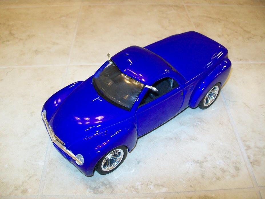 Maisto Chevrolet SSR Concept Promo car 1/24