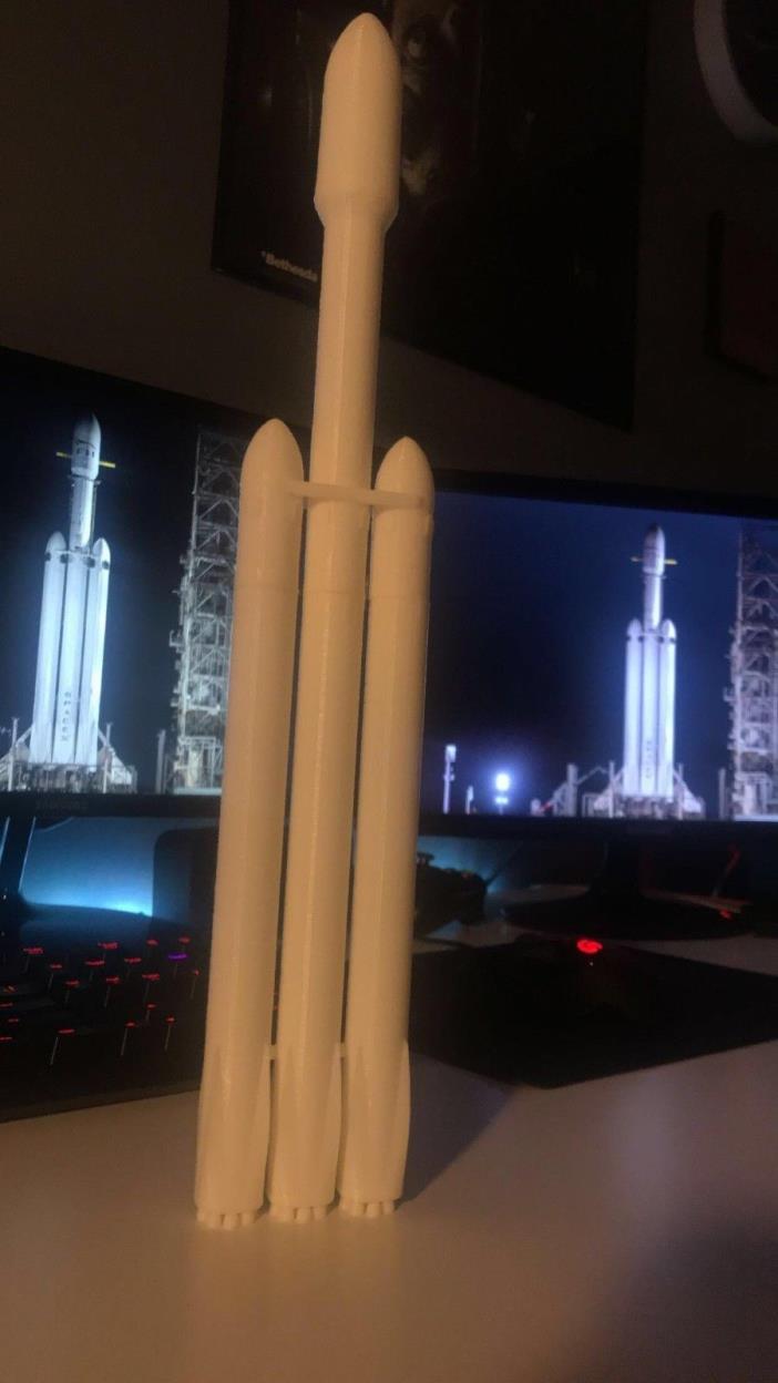 SpaceX Falcon Heavy 3D printed model desk toy
