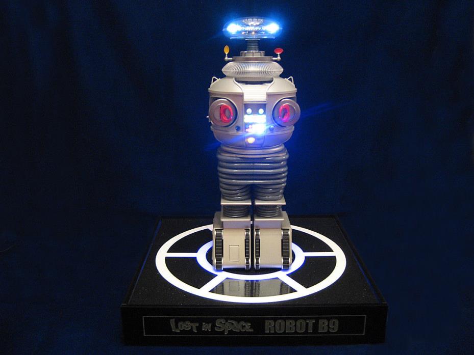 LOST IN SPACE MOEBIUS B9 ROBOT - PRO BUILT/MUSEUM QUALITY CONSTRUCTION & FINISH