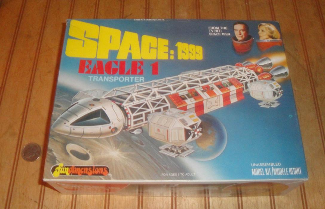 Vintage 1975 Fundimensions Space 1999 Eagle 1 Transporter Model Kit CIB