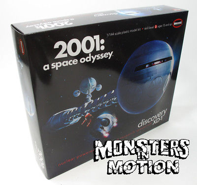2001: A Space Odyssey Discovery 1:144 Scale Model Kit Moebius 184MB06