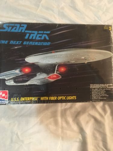 Star Trek Next Generation USS Enterprise kit w/Fiber Optic Lights AMT