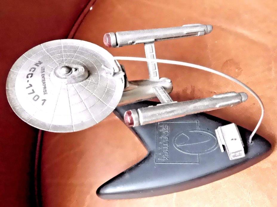 STAR SHIP ENTERPRISE MODEL WITH SHUTTLE AND MESSAGE