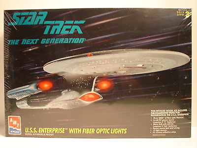 1995 RARE Star Trek The Next Generation USS Enterprise with Fiber Optic Lights.