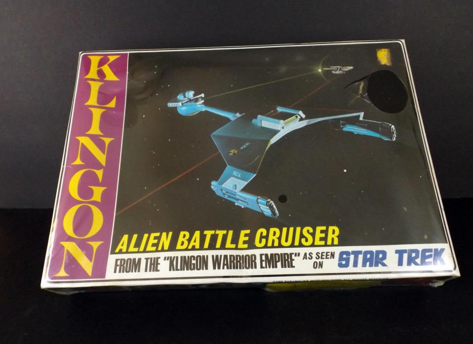 1968 RARE FACTORY SEALED STAR TREK AMT  LONG BOX STAR TREK  KLINGON CRUISER S952