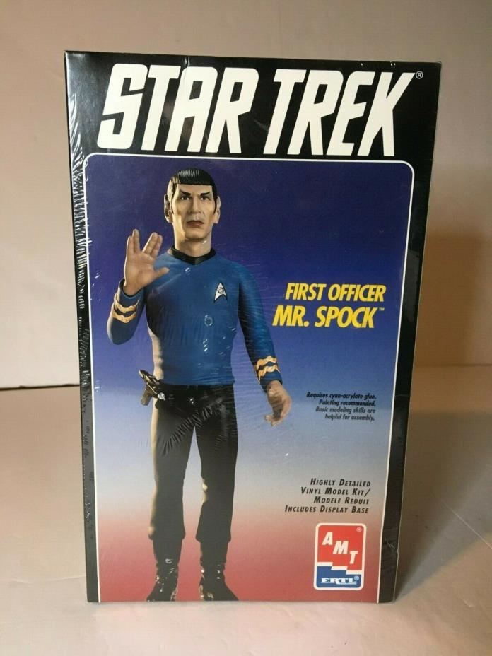 Star Trek FIRST OFFICER MR. SPOCK Vinyl Model Kit with Base Collectors Edt NEW