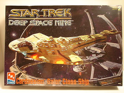 1997 AMT/ERTL Sealed Star Trek Deep Space Nine Cardassian Galor Class Ship.