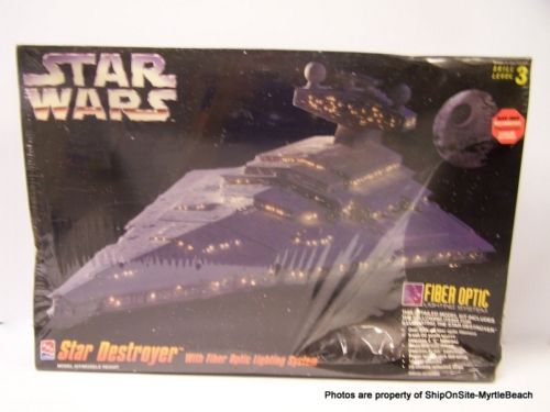 1995 Star Wars Star Destroyer & Fiber Optic Lighting System. Model 8782.