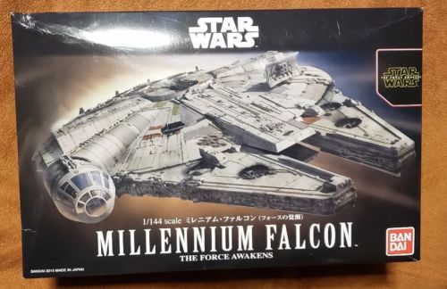 Bandai Star Wars Millennium Falcon 1/144 2015