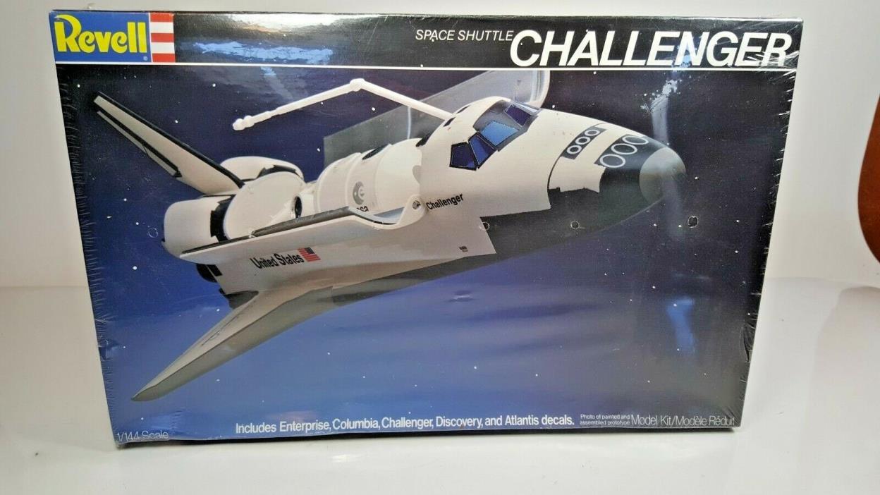 Revell 4526 Challenger Space Shuttle Model Kit 1/144 New SEALED Box