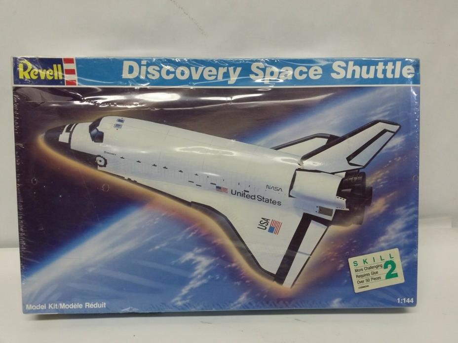 Vintage New Revell Discovery Space Shuttle Model Kit 1:144 1988 Factory Sealed