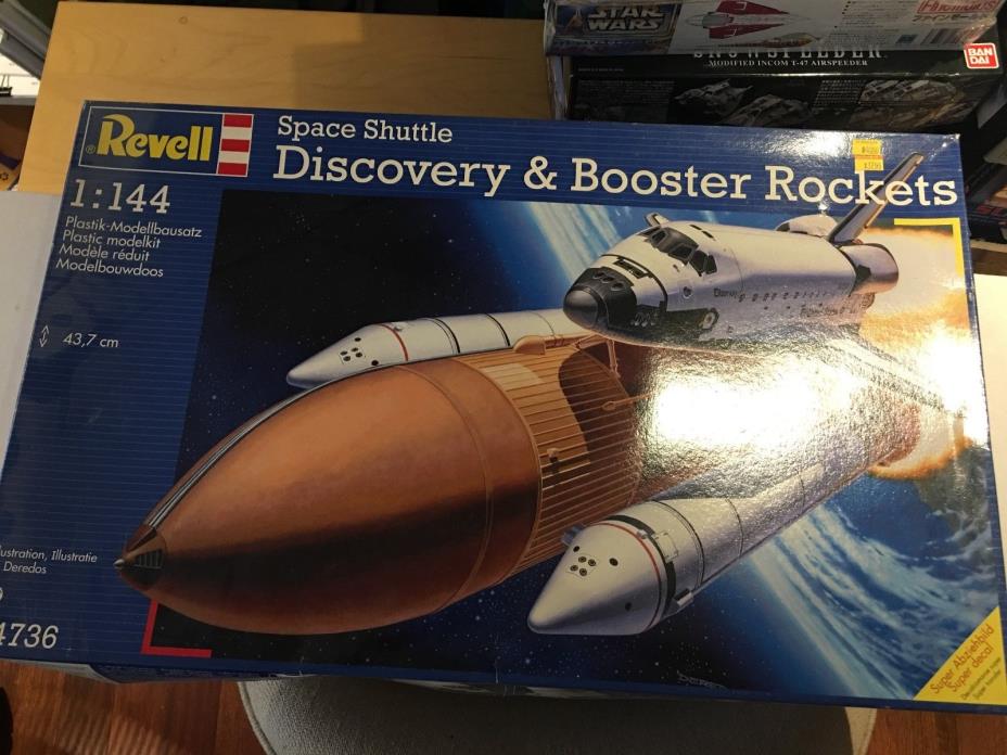 Revell Discovery Space Shuttle 1/144