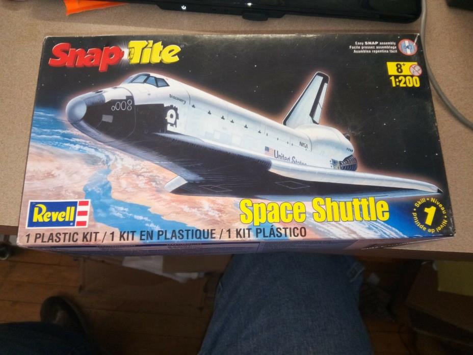 Space Shuttle Plastic 1:200 Scale Snap Tite Model Kit Revell Level 1