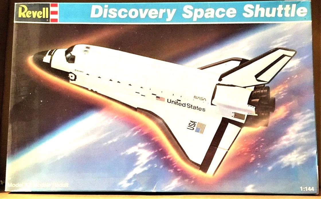 Revell 4543 US NASA Space Discovery Shuttle with Removable ESA Lab 1:144