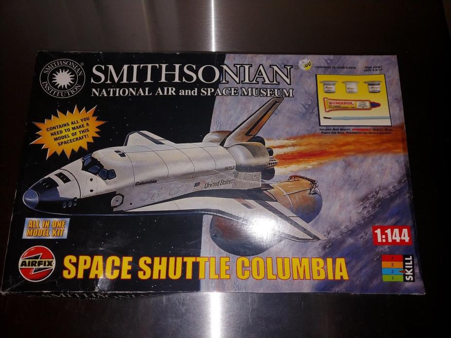 Smithsonian Institution Space Shuttle Columbia Model 1:144 Discovery DIY OPENED