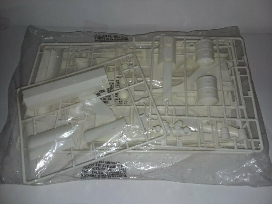Original Revell Launch Tower MODEL KIT # 4911 REPLACEMENT PARTS BAG SEALED