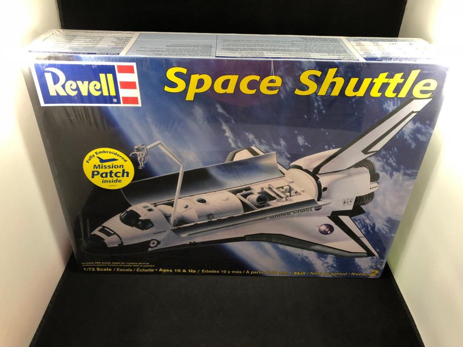 Revell Space Shuttle with Mission Patch 1:72 Scale Plastic Model Kit 85-5085 NIB