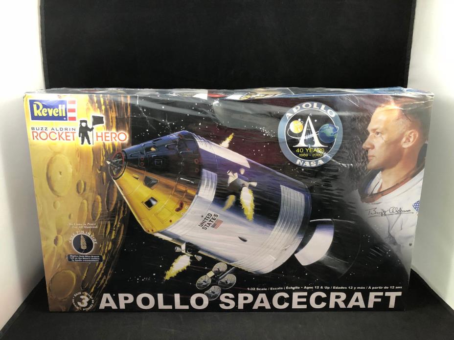Revell Apollo Spacecraft Buzz Aldrin 1:32 Scale Plastic Model Kit 85-5086 NIB