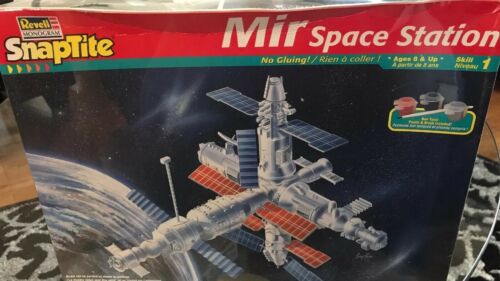 Revell 1:144 SnapTite Mir Space Station Plastic Model Kit #1179 SEALED