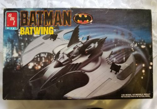 BATMAN 1989 MOVIE BATWING 1/25 SCALE MODEL KIT AMT NEW OLD STOCK