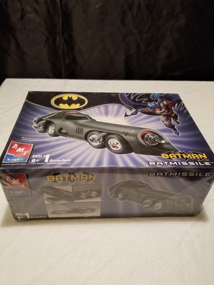 AMT Snapfast Batmissile Batman Returns Model Kit # 38038-1HD 8+ 1:25