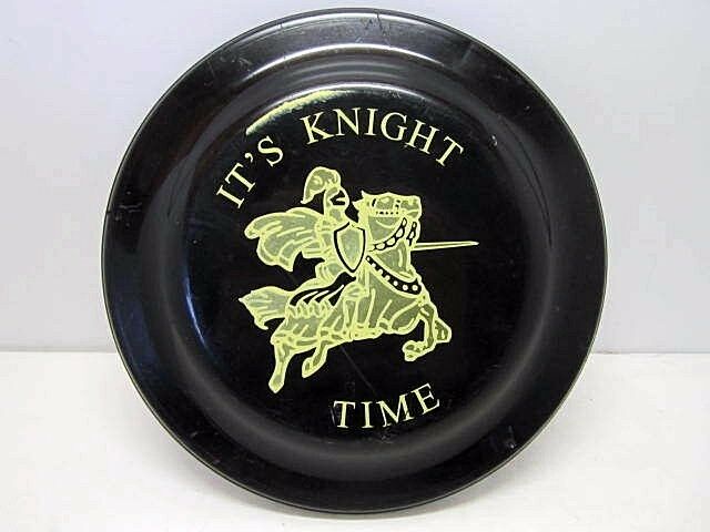 VINTAGE IT'S KNIGHT TIME ACTION FRISBEE SUMMER FUN TOY