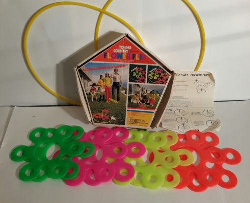 Vintage 1970's FLOWER FLIP By: Towne & Country Ring Toss YARD GAME, No Stakes