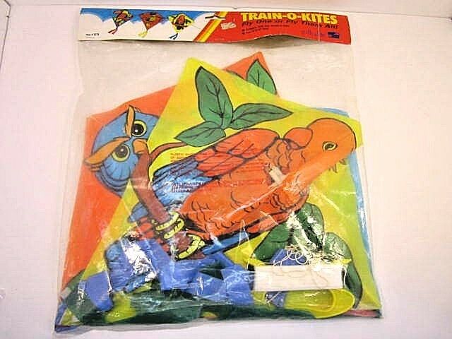 VINTAGE TRAIN-O-KITES GO FLY A KITE UNOPENED PACKAGE OWL TOUCAN PARROT BIRD