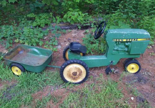 Vintage Ertl John Deere Pedal Tractor 520 -Cast Tractor & Trailer Wagon