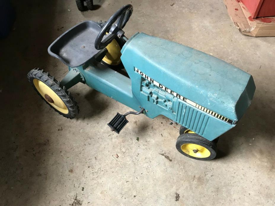 Vintage Ertl John Deere Pedal Tractor 520