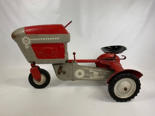 Vintage AMF Ranch Tractor Pedal Tractor Car Toy Tractor!