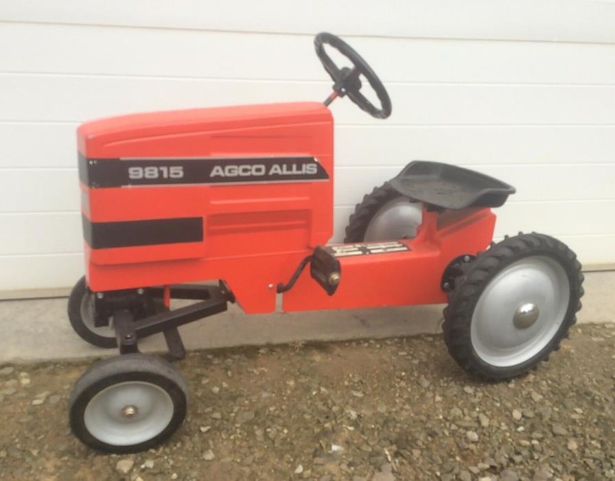 AGCO Allis Chalmers Model 9815 Wide Front Pedal Tractor by ERTL