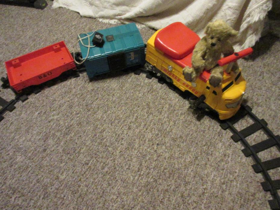 VINTAGE 1970 Remco Mighty Casey Ride on Train Engine And Tracks