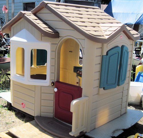 Step 2 WELCOME HOME PLAYHOUSE  Beautiful Condition