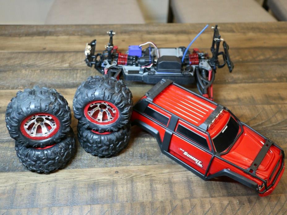 Traxxas 1/16 Summit VXL roller with servo and upgrades