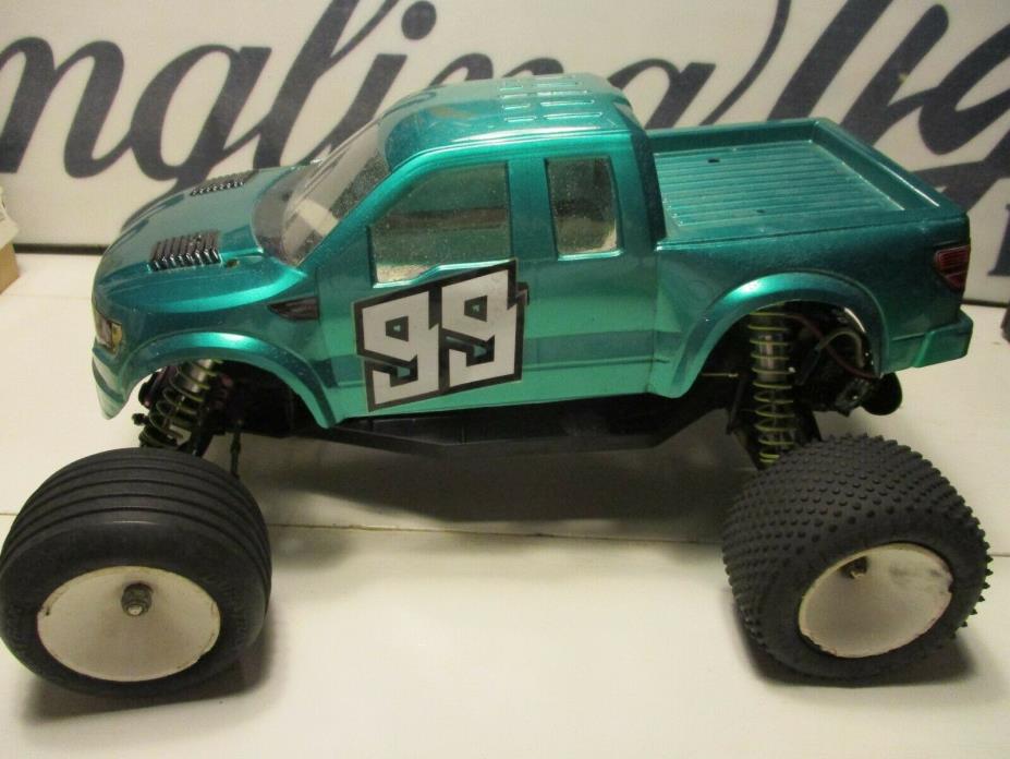 Duratrax Evader 1/10 RC truck HiTec HS-5475HB ,aluminum bulkhead, Trinity, RPM