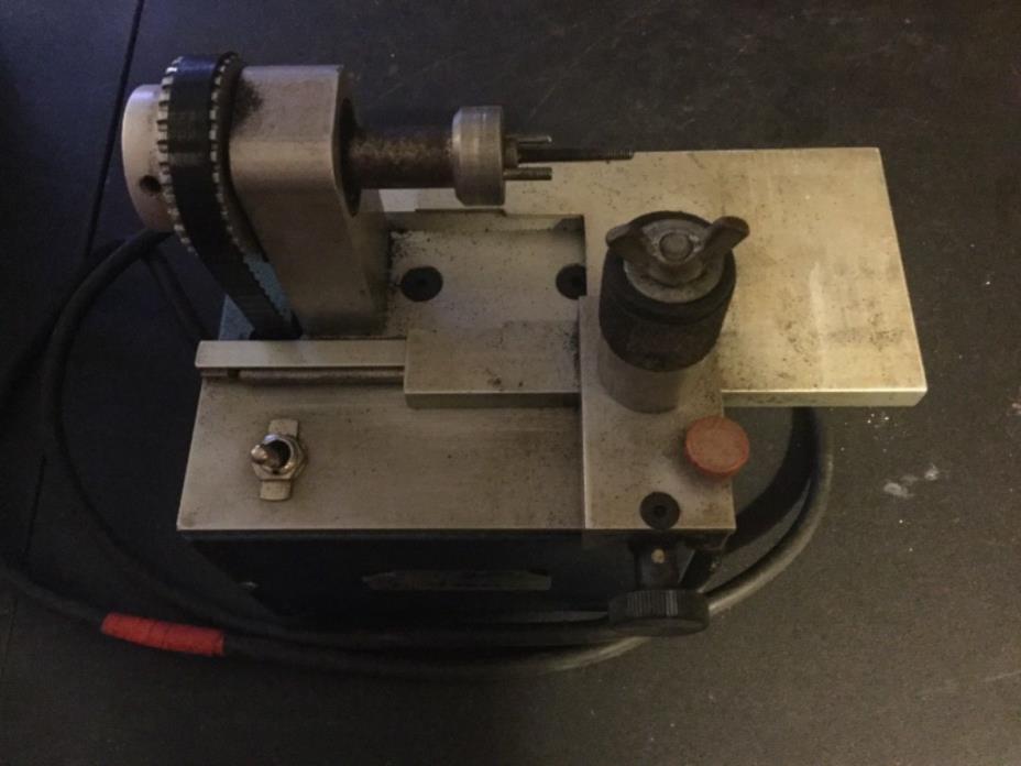 MAX MOD 110V Tire Truer with large lot of Adapters, Mandrels, Groovers, etc.....