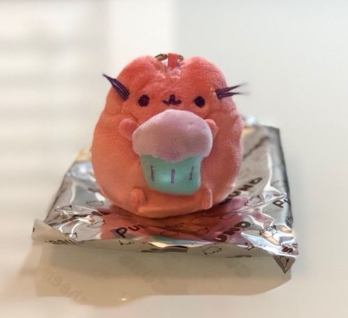 Gund Pink Pusheen with CUPCAKE Blind Box Series 1 - Snack Time Mini Plush Cute!