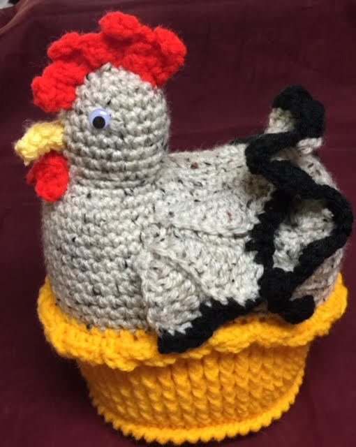 CROCHET HEN ON NEST.COLOR CREAM SPECK WITH BLACK TRIM.6 HIGH.#IMG #15.