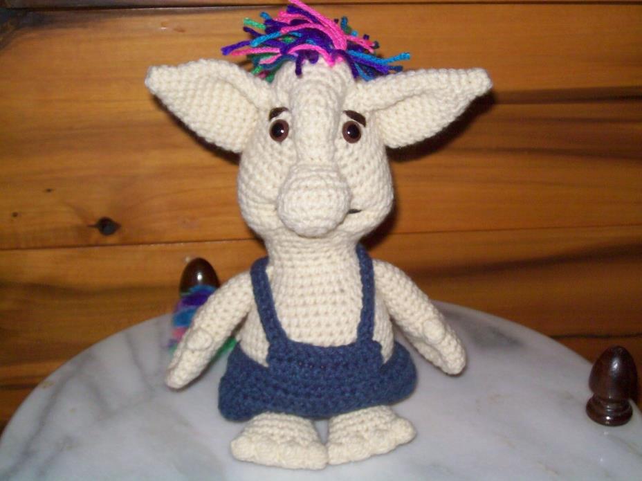 Adorable crochet 8 1/2 in beige TROLL animal doll toy handmade