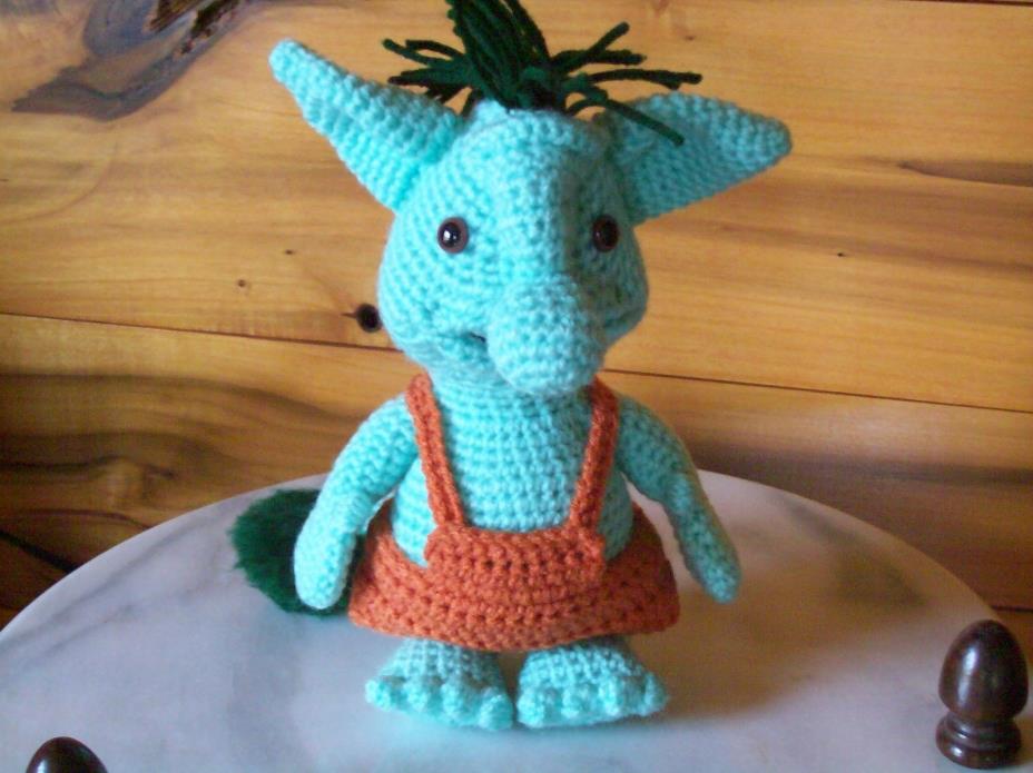 Adorable crochet 8 1/2 in green TROLL animal doll toy handmade