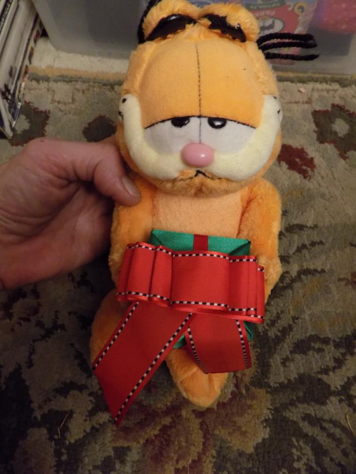 Ty Happy Holidays Christmas Garfield Cat w Santa hat Gift 2005 Plush Soft Toy 9